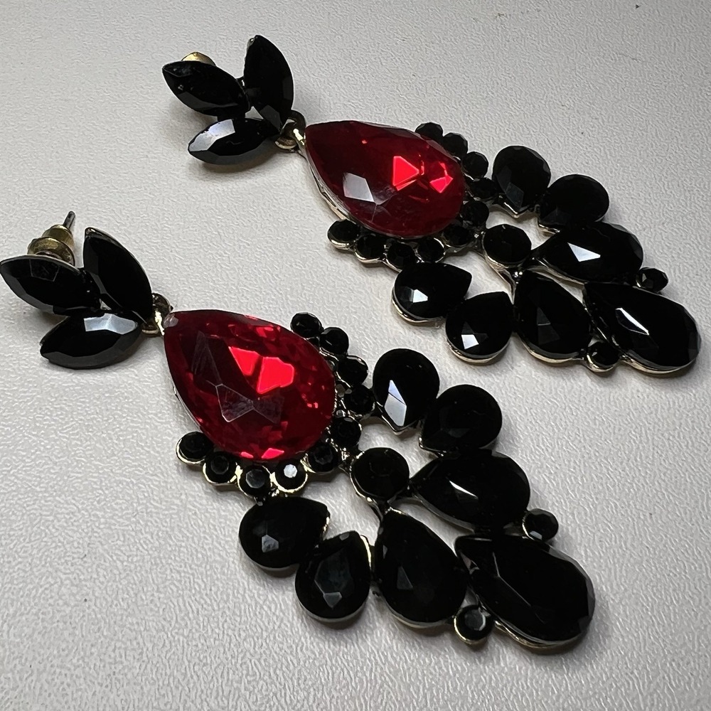 Vtg Statement Dangle Red & Black Crystal Costume Earrings‎